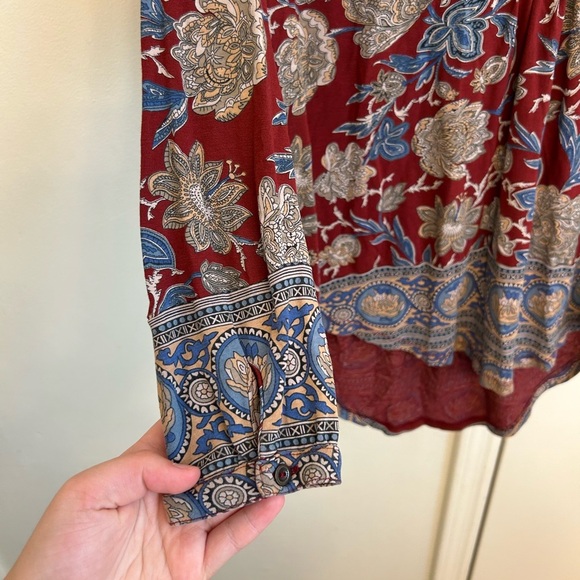 Lucky Brand Rust & Blue Floral High Low Henley Top Women’s Size Medium - Picture 4 of 7